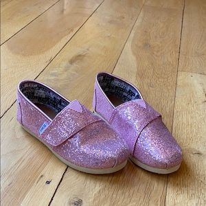 Little girls pink sparkle TOMS